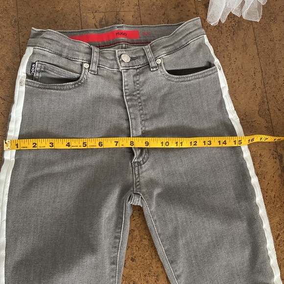 Hugo Boss women’s jeans, faded grey, high rises, skinny, stretchy! Size 28 X 32 - Picture 10 of 14